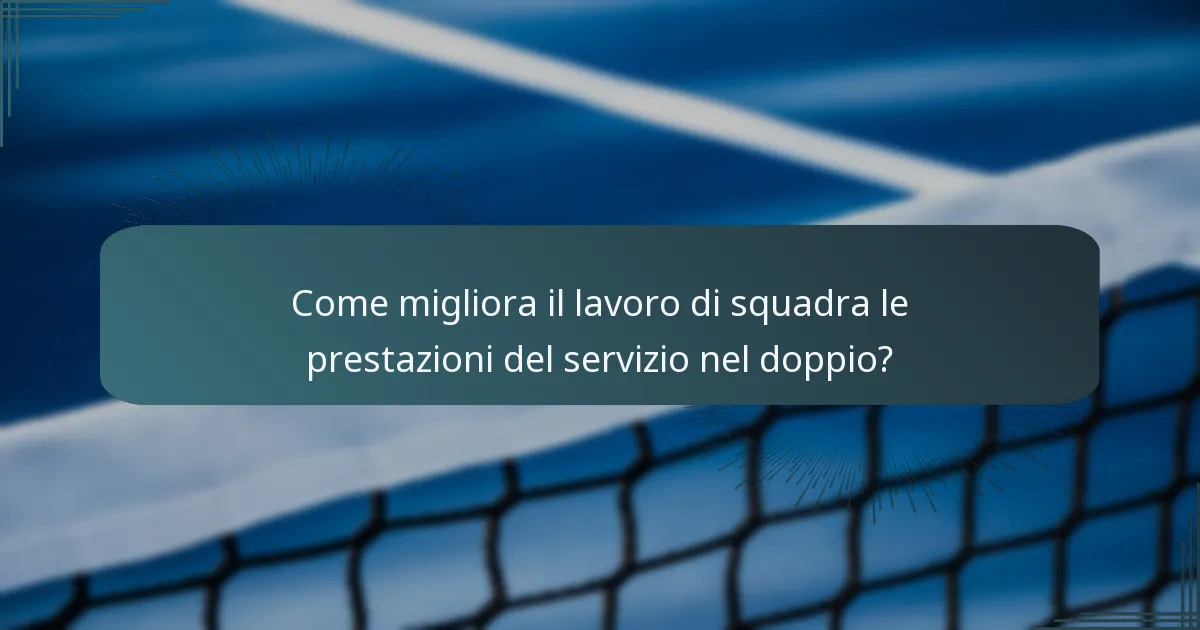 Quali sono le diverse varianti di servizio utilizzate nel tennis in doppio?